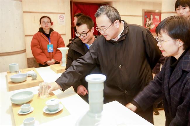 领导1.jpg 领导1.jpg