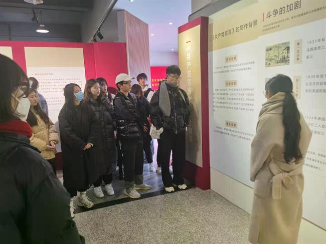 7参观.jpg