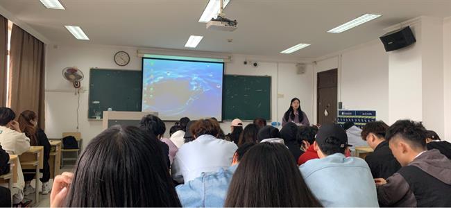 曹佳艺.jpg