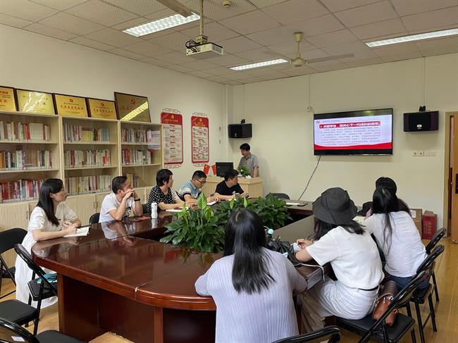 教工一集体学习.jpg