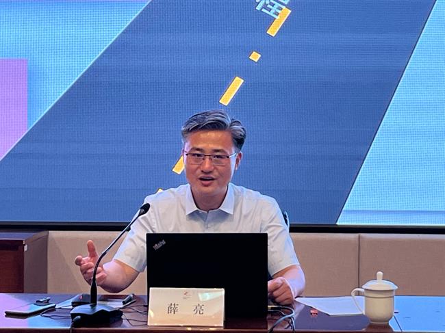 薛书记特写.jpg